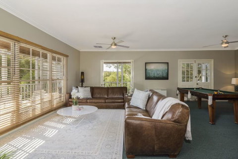 65 Main Guesthouse - Accommodation Newcastle 2