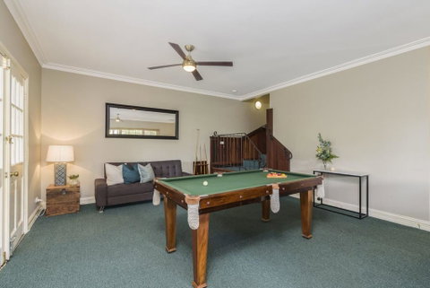 65 Main Guesthouse - Accommodation Newcastle 3
