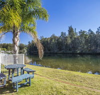77 Lake Entrance Rd - Waterfront Wonder - Accommodation Newcastle