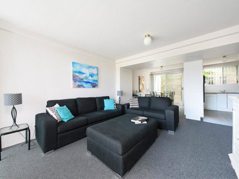 9 Cirrus @ Fingal Bay - Accommodation Newcastle 1