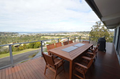91 Berrambool Drive - Accommodation Newcastle 3