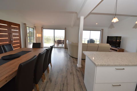 91 Berrambool Drive - Accommodation Newcastle 1