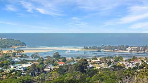 91 Berrambool Drive - Accommodation Newcastle 0