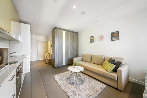 A Charming Studio With Stunning City Views - Accommodation Newcastle 1