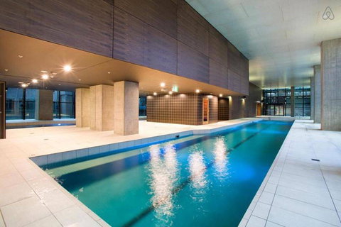 A Charming Studio With Stunning City Views - Accommodation Newcastle 3