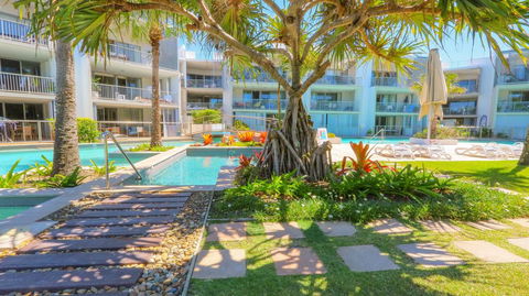 A Deluxe Swim Up - Drift Apartments South - Accommodation Newcastle 3