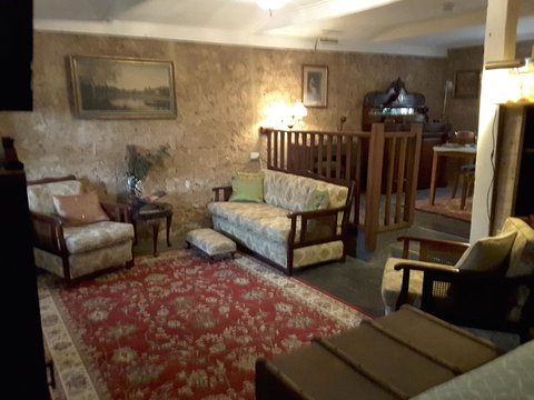 A La Folly - Accommodation Newcastle 3