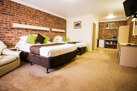 A Line Motel - Accommodation Newcastle 1