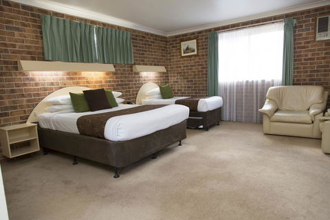 A Line Motel - Accommodation Newcastle 2