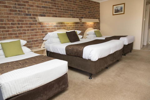 A Line Motel - Accommodation Newcastle 3