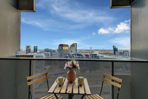A Modern 2BR CBD Apt, City Views, FREE Parking - Accommodation Newcastle 1