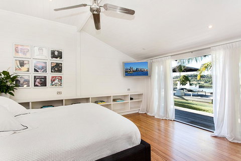 A PERFECT STAY - Aria - Holiday House - Accommodation Newcastle 2