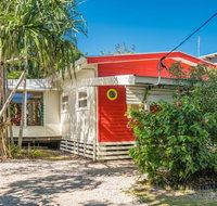 A SWEET ESCAPE - Beachcombers Cottage Beachfront
