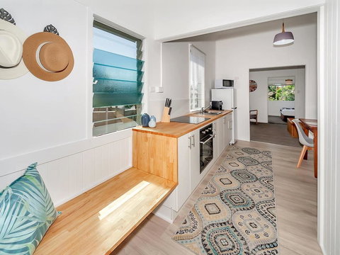 A Touch Of The Bahamas On McKenzie MK3 - Accommodation Newcastle 3