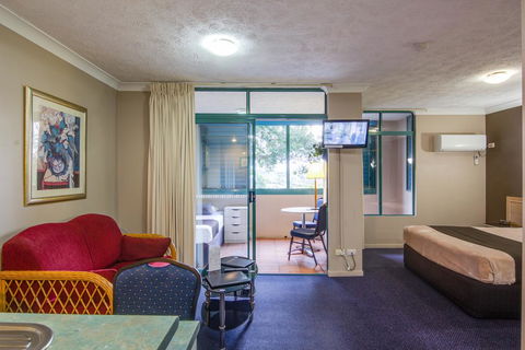 AAA Airport Albion Manor Apartments And Motel - Accommodation Newcastle 3