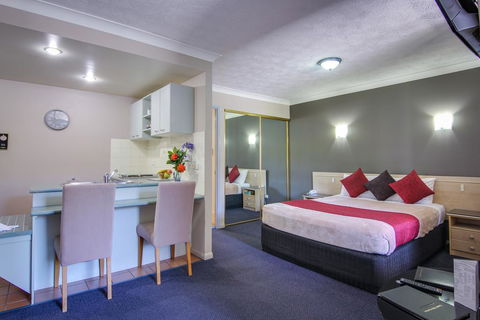 AAA Airport Albion Manor Apartments And Motel - Accommodation Newcastle 0