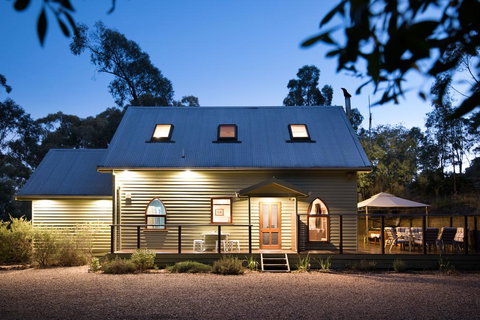 Abbotts Rest - Accommodation Newcastle 0