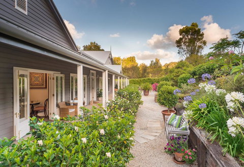 Abelia House - Accommodation Newcastle 0