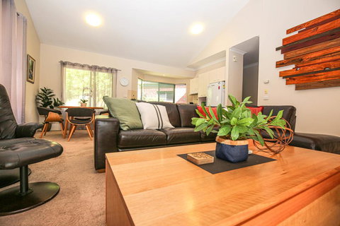 Abenaki - Accommodation Newcastle 2