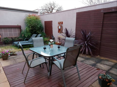 About Time Retreats- Studio Seven - Accommodation Newcastle 2