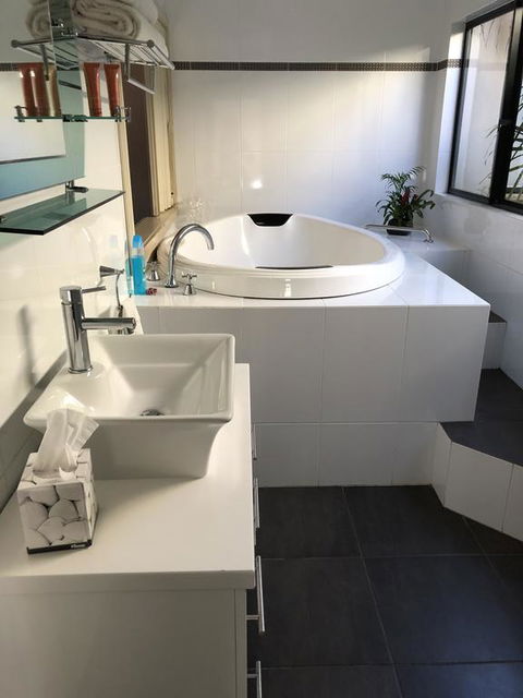 About Time Retreats- Studio Seven - Accommodation Newcastle 1
