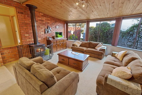 Above Sunset - 100m From The Paynesville Lakes - Accommodation Newcastle 2