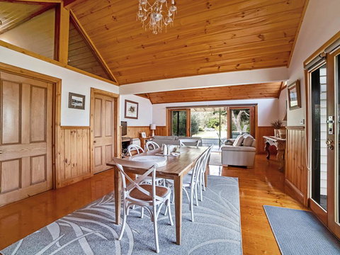 Abrahams On Bank - Accommodation Newcastle 0