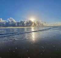 ABSOLUTE BEACH FRONT MACKAY - Comfort Resort Blue Pacific - Accommodation Newcastle