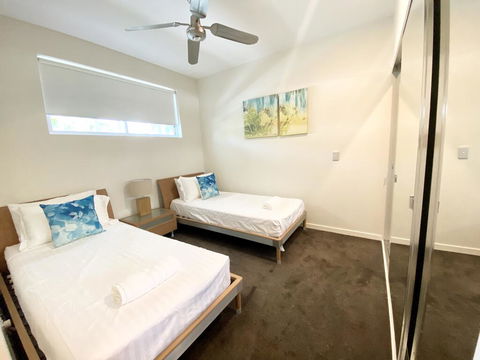 Absolute Beachfront - Cabarita Beach - Ocean Views - 3 Bed Apartment - Accommodation Newcastle 2