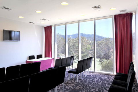 Absolute Beachfront Opal Cove Resort - Accommodation Newcastle 3