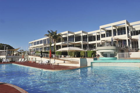 Absolute Beachfront Opal Cove Resort - Accommodation Newcastle 1