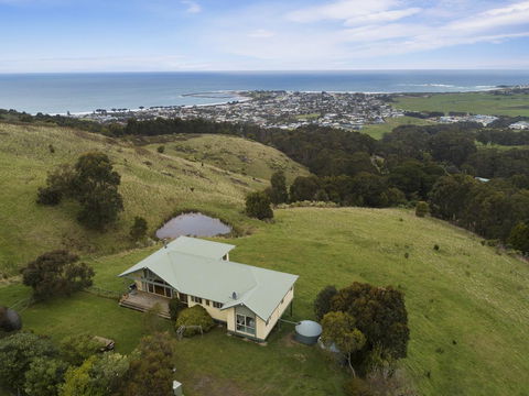 Acacia Brae - Accommodation Newcastle 0