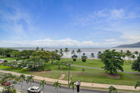 Acacia Court Hotel - Accommodation Newcastle 2