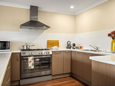 Eagle Bay Beach House - 300m To The Beach! - Accommodation Newcastle 2
