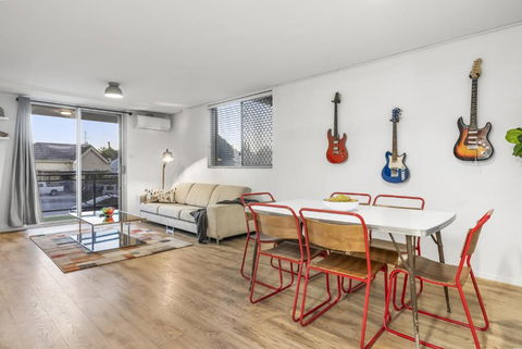 EAST4 - Vintage Vibes East Freo 2B 1BA - Accommodation Newcastle 0