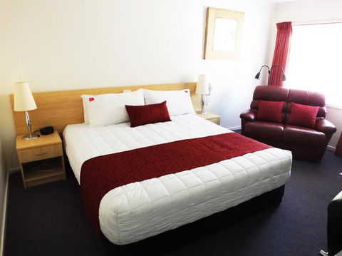 Edinburgh Motor Inn - Accommodation Newcastle 2