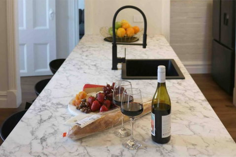 EDW19 - Stylish 2-Bed, 2-Bath Townhose In Drummoyne - Accommodation Newcastle 1