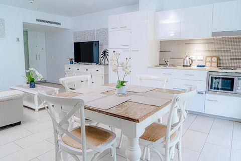 DRIFT PALM COVE- Private 2 Bed -Apartment 2204 - Accommodation Newcastle 1