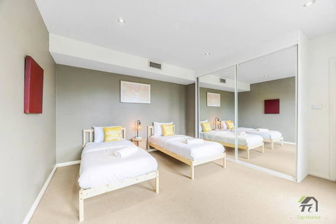 Entire 3 Bedrooms Townhouse In Baulkham Hills - Accommodation Newcastle 4