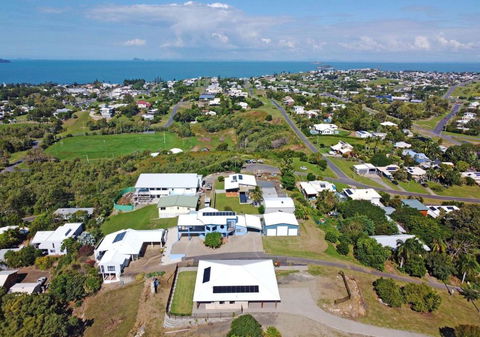 ESCAPE WITH A VIEW - Accommodation Newcastle 2