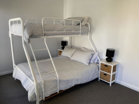 FAIR11W - Fairlight House - Accommodation Newcastle 4