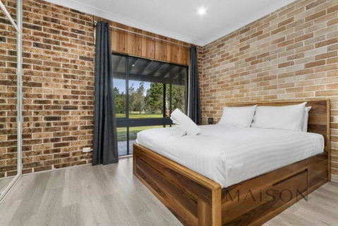 Family Getaway In Salt Ash - Accommodation Newcastle 4