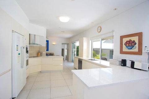 Family Living In The Heart Of Noosa, Noosa Heads - Accommodation Newcastle 3