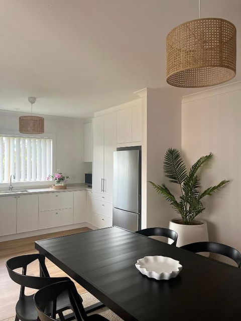 FERN - Accommodation Newcastle 0