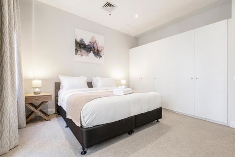Fabulous Collins Street Luxury 2 BR Apartment - Accommodation Newcastle 3