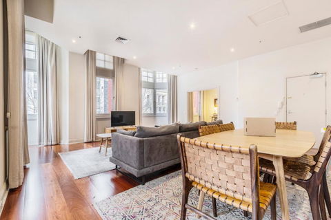 Fabulous Collins Street Luxury 2 BR Apartment - Accommodation Newcastle 1