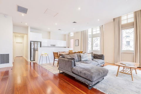 Fabulous Collins Street Luxury 2 BR Apartment - Accommodation Newcastle 4