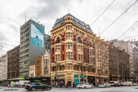 Fabulous Collins Street Luxury 2 BR Apartment - Accommodation Newcastle 0