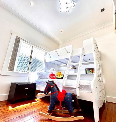 Family Retreat House 3 Bdrm With Parking Netflix Close To Train - Accommodation Newcastle 1