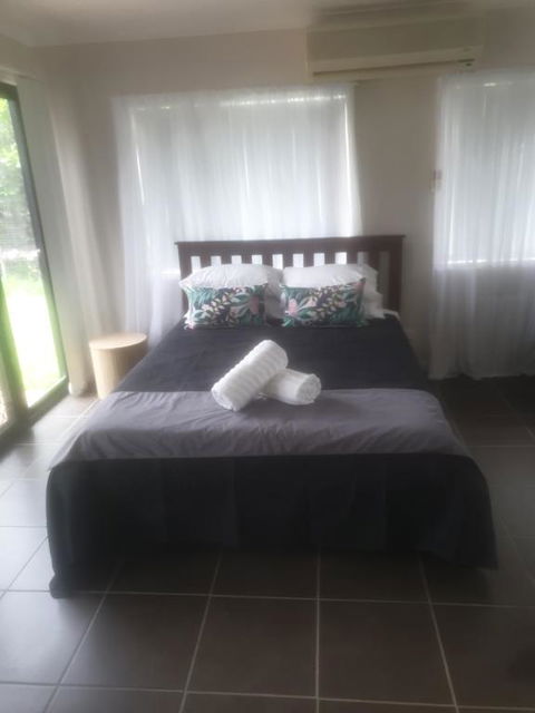FRANGIPANI HOUSE - Accommodation Newcastle 0